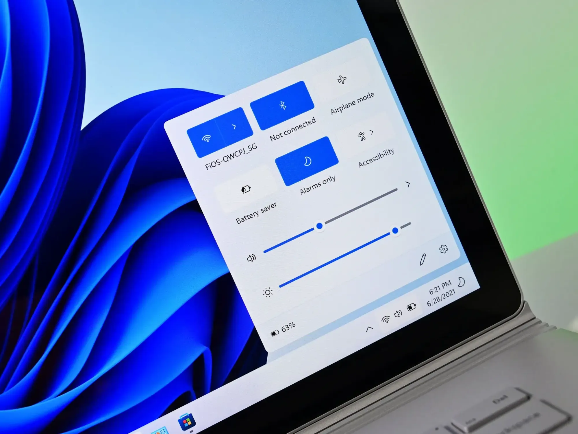 Windows 11 asztali felület és Start menü áttekintése