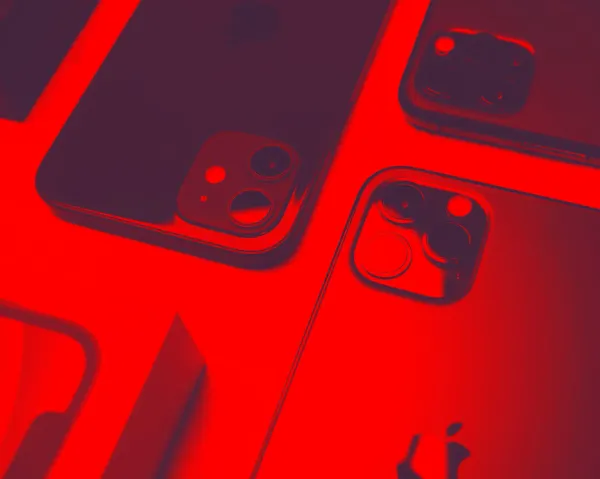 Oroszország tiltólistára tette az iPhone-okat: amerikai kémkedés gyanú — legfontosabb fejlesztések összegzése